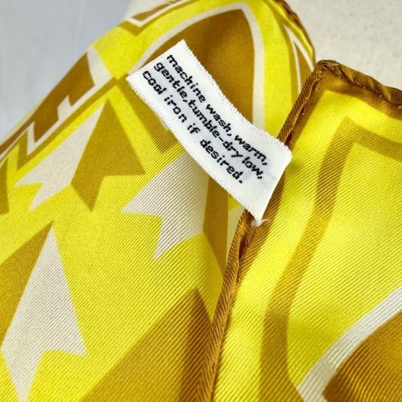 Vintage Vera Scarf Yellow Gold Arrowheads Polyester Japan 14X43in Excellent Gift - Picture 3 of 9